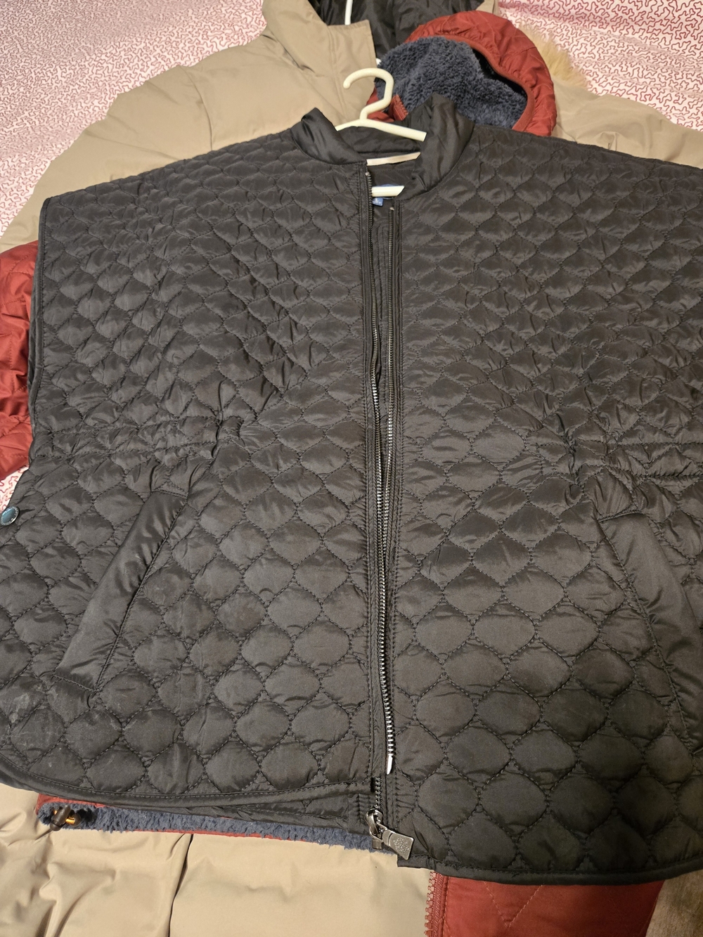 Source Unknown Black Quilted Women's Jacket Vest - Zip Front
